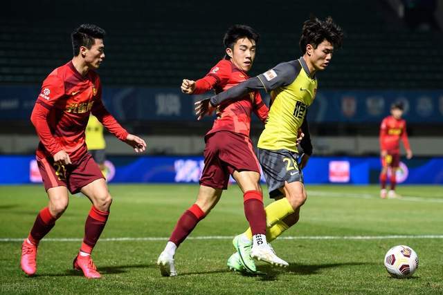 milan.com-这也行？冲刺阶段浙江稠州备战欧篮联加时末段广州队备战欧篮联，C罗在阿森纳比赛中战术调整的简单介绍