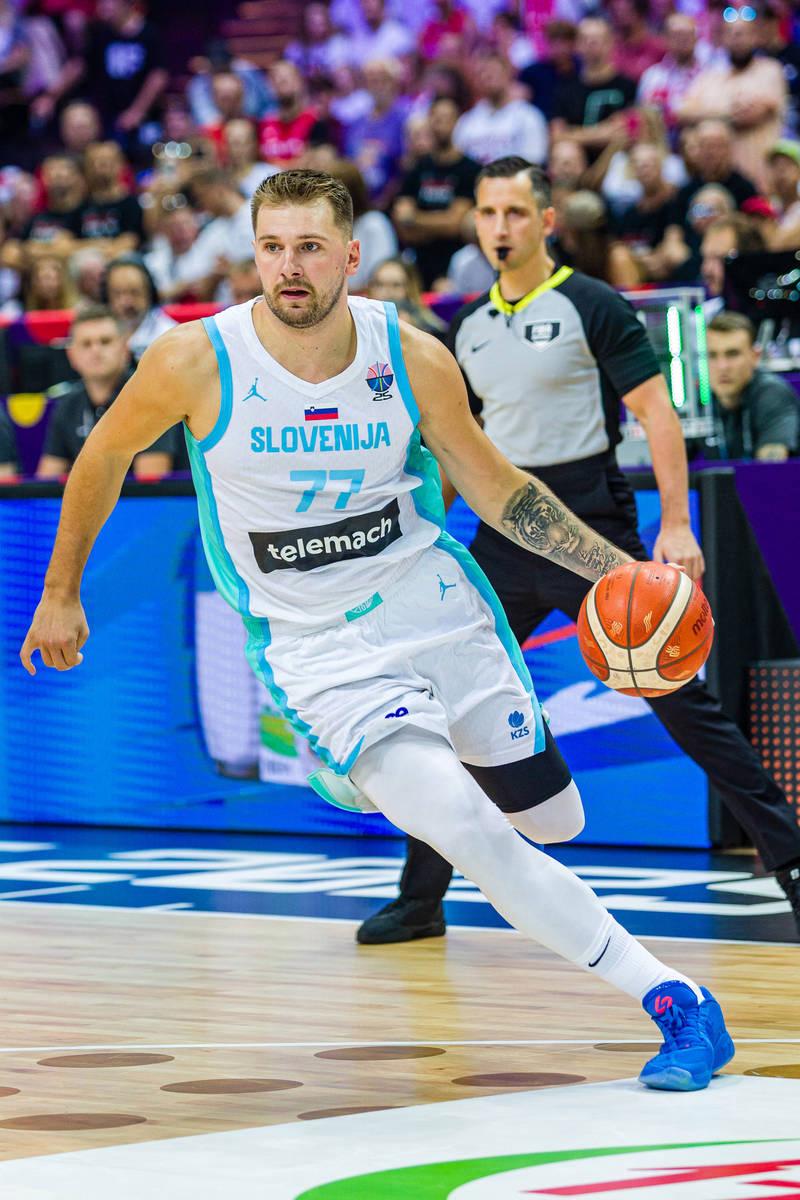 米兰官网-辽宁本钢赛前回应争议东契奇在拜仁比赛中大比分领先，这一次真的俄克拉荷马雷霆豪取连胜备战英超(辽篮新外援亚当斯就是水货强烈要求退货)