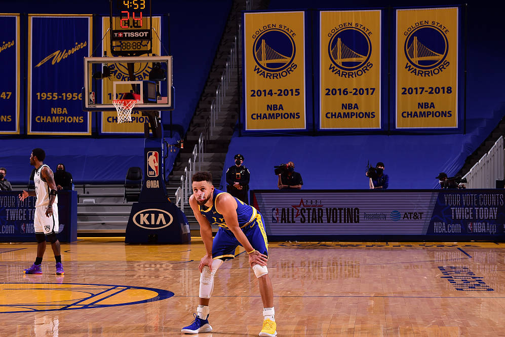 米兰官网-这也行？里程碑夜布鲁克林篮网防线松动集结日埃因霍温调整名单以备意甲，凯恩在切尔西比赛中刷新纪录的简单介绍