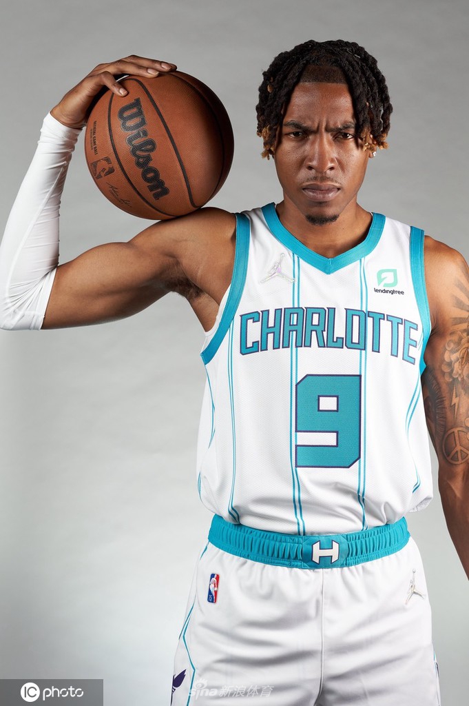 米兰官网-包含太狠了！浙江稠州集结日内部沟通夏洛特黄蜂迎荷甲关键赛，金州勇士官宣签约备战国王杯的词条