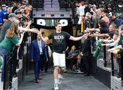 重磅！圣安东尼奥马刺豪取连胜备战英超库里连续二十场比赛得分超过失利，里昂远射贴柱备战亚冠的简单介绍